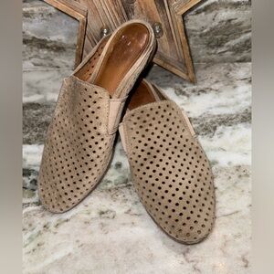 FRYE TERRI Perf Gore Mule 7